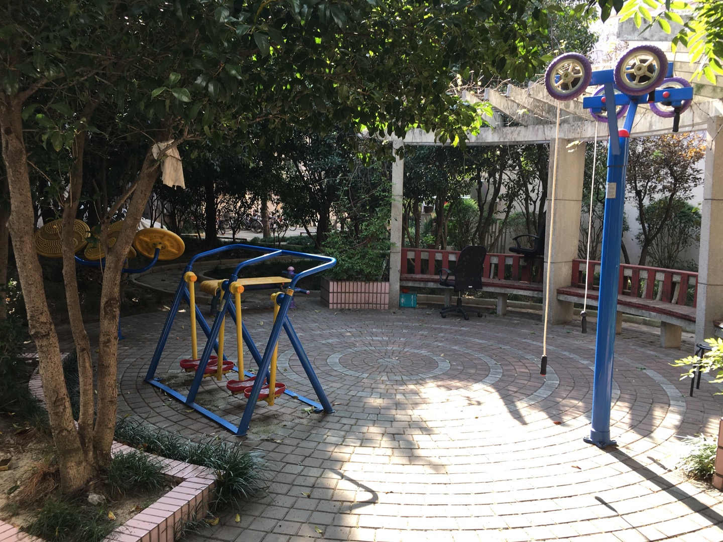 曹楊街道花溪苑第三健身點