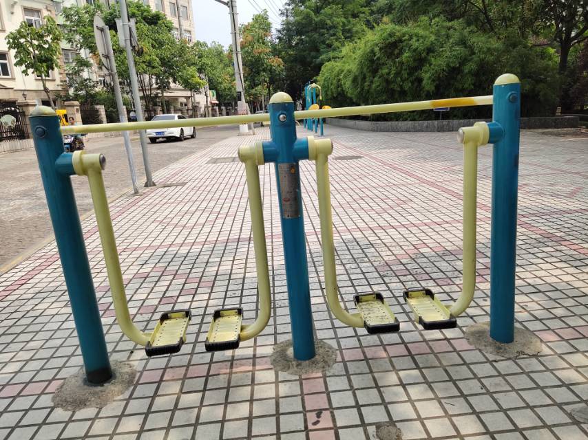 雙位太空漫步機