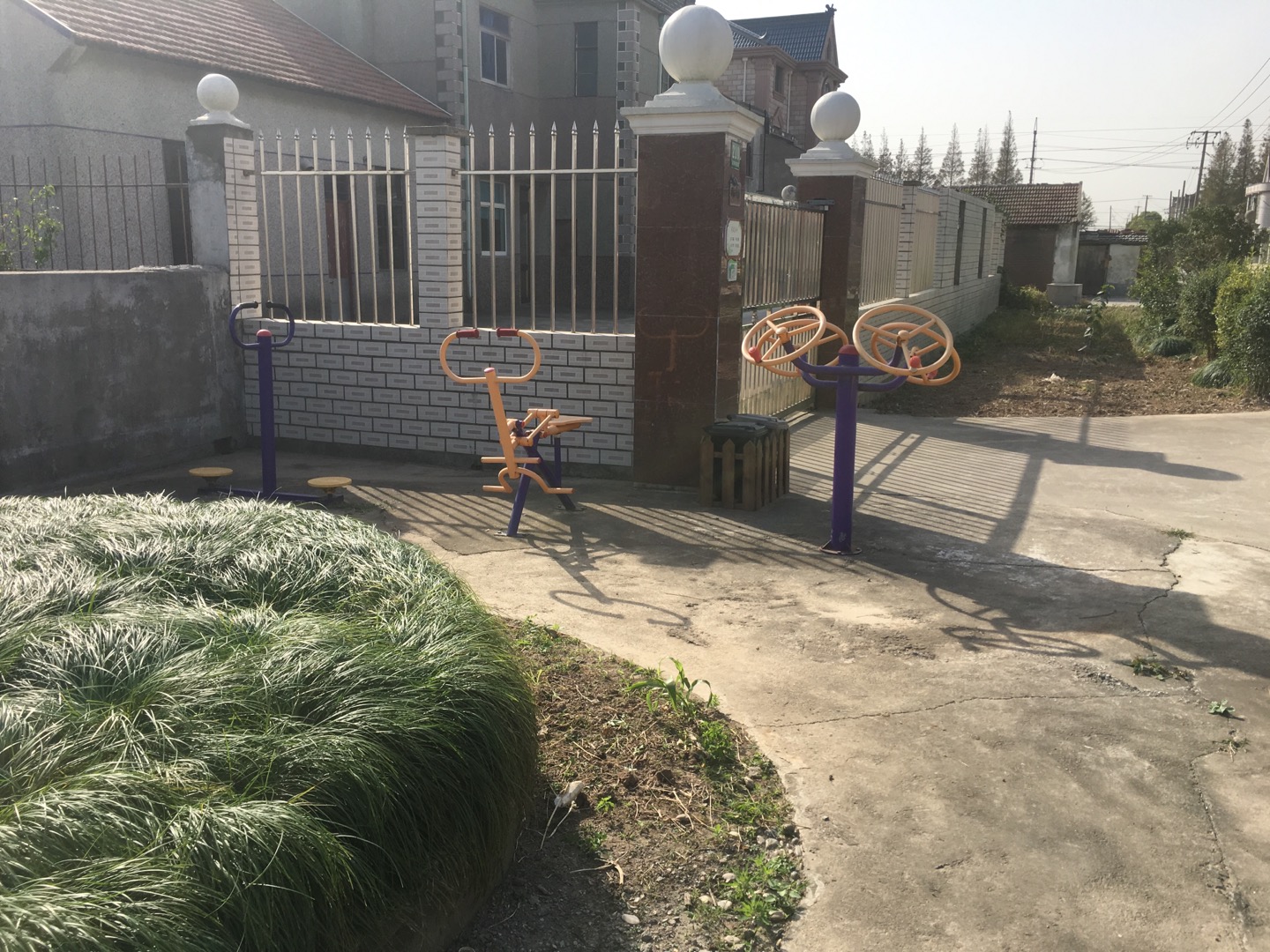 老港鎮(zhèn)東河村民委員會西河5組健身苑點(diǎn)