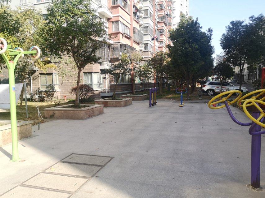 航瑞路459弄中心花園健身點