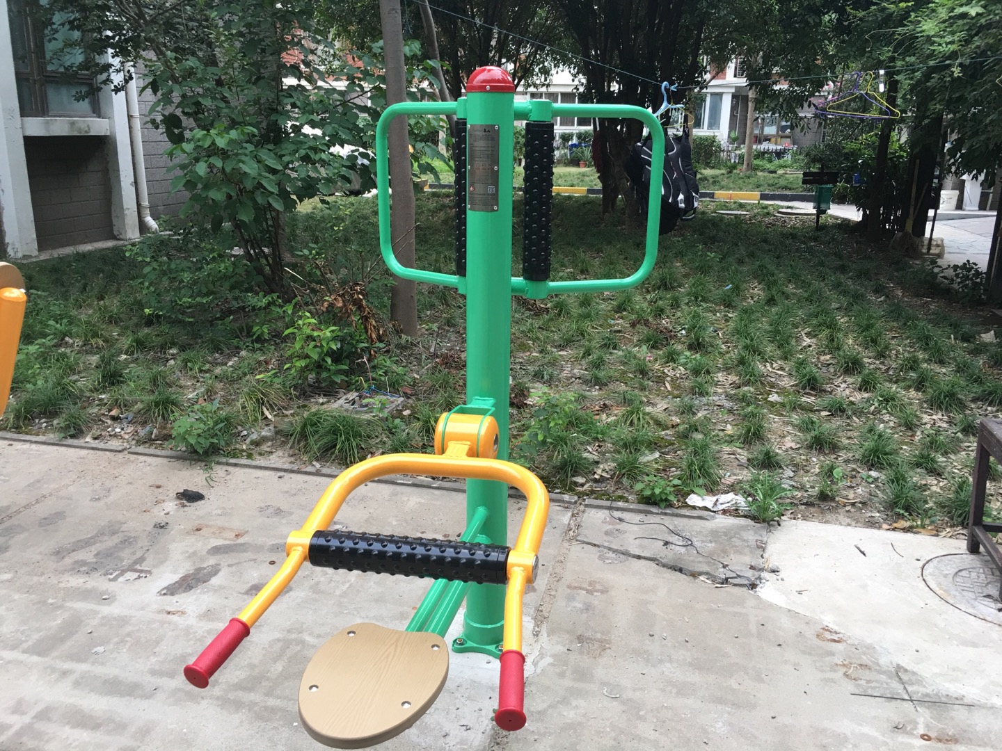 坐式腰背按摩器