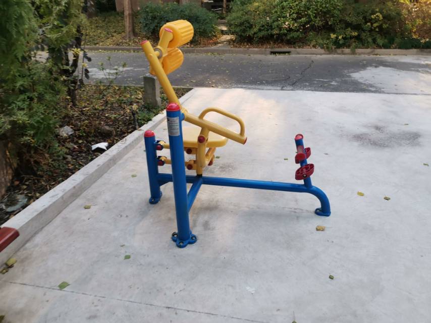 自重腰背鍛煉器