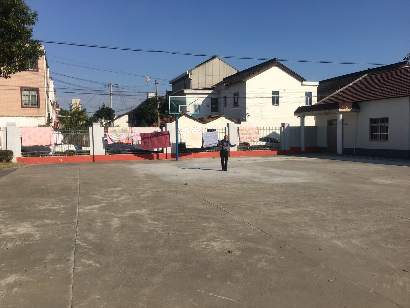 青三村籃球場(chǎng)