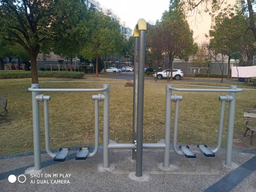 雙位太空漫步機(jī)