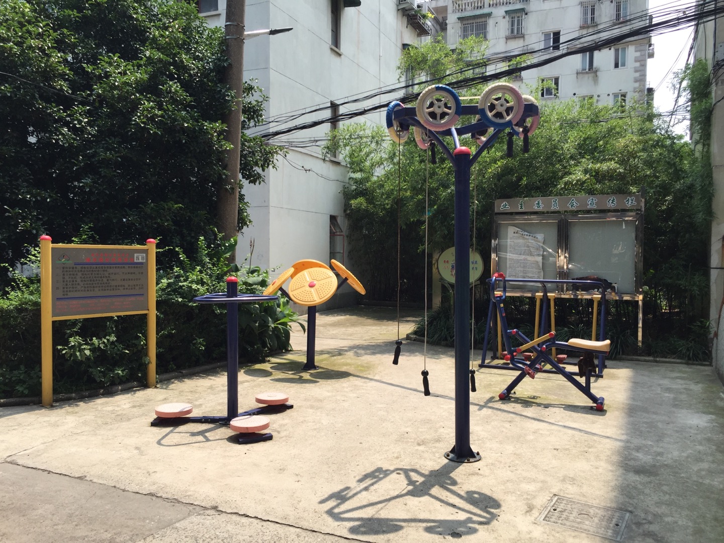 德華路散戶區(qū)健身點