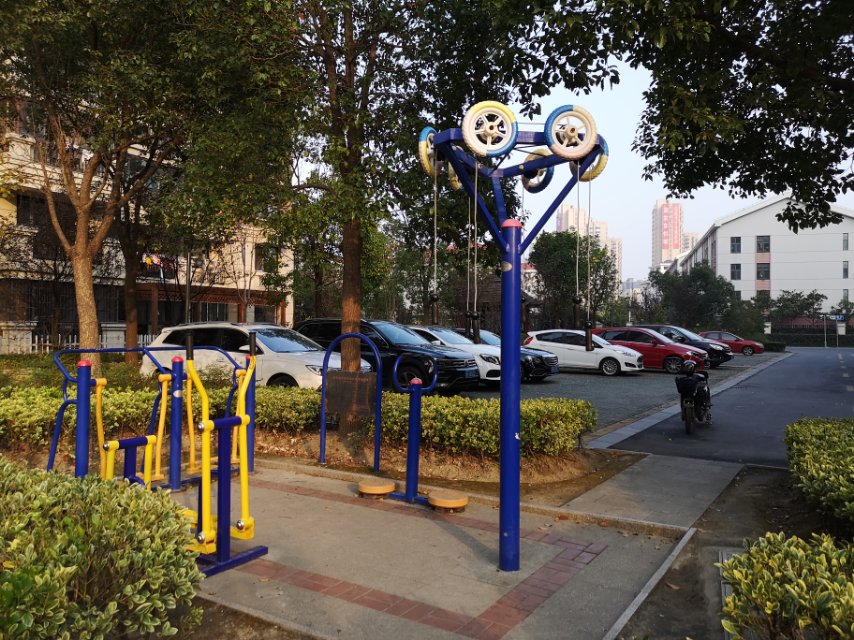 華城居委健身點