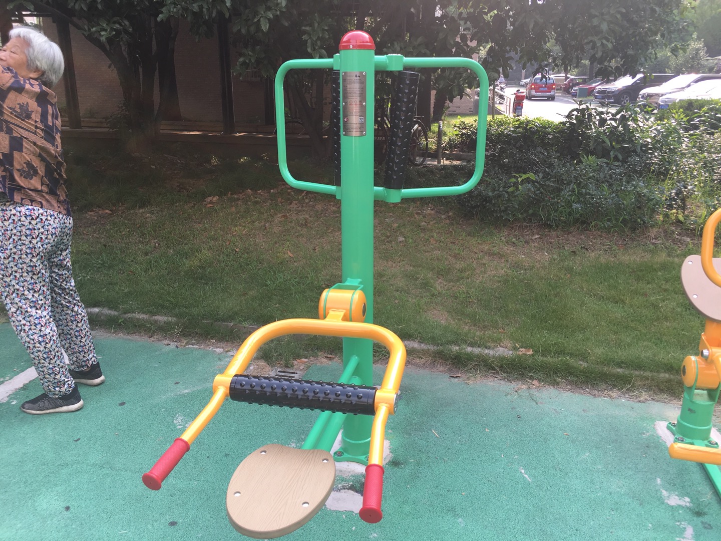 坐式腰背按摩器