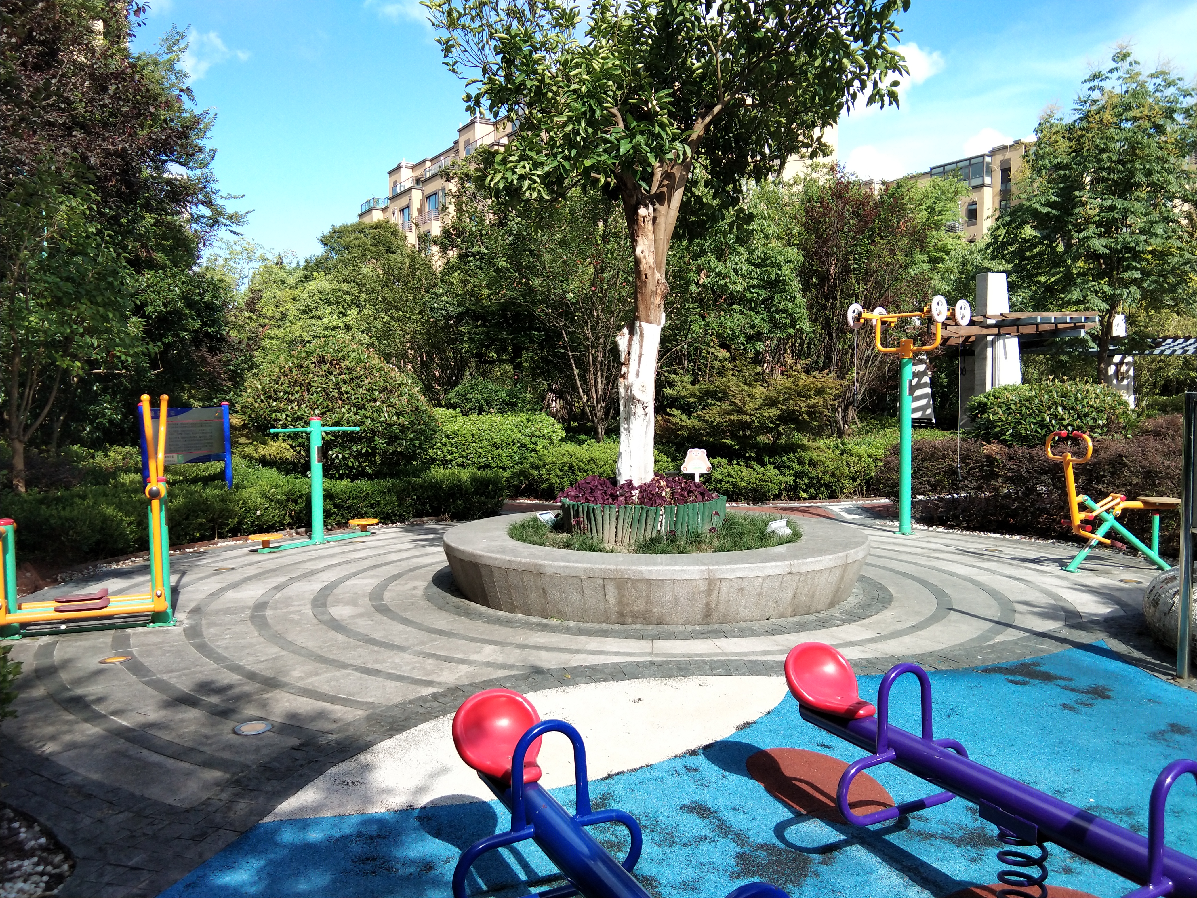 新浦江城二居E健身苑點