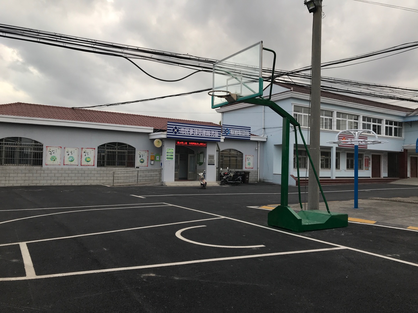 金園村籃球場(chǎng)