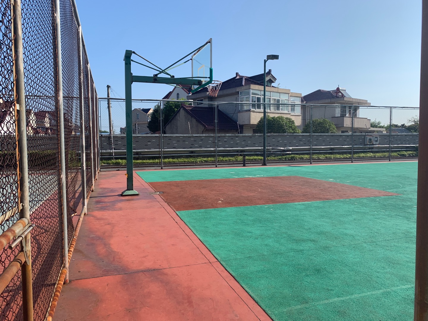 堡鎮(zhèn)醫(yī)院籃球場(chǎng)