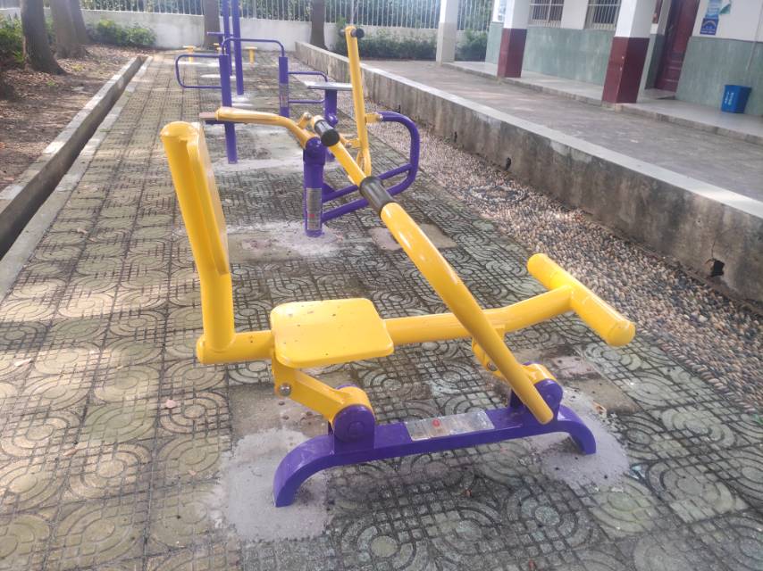 自重式平推訓(xùn)練器