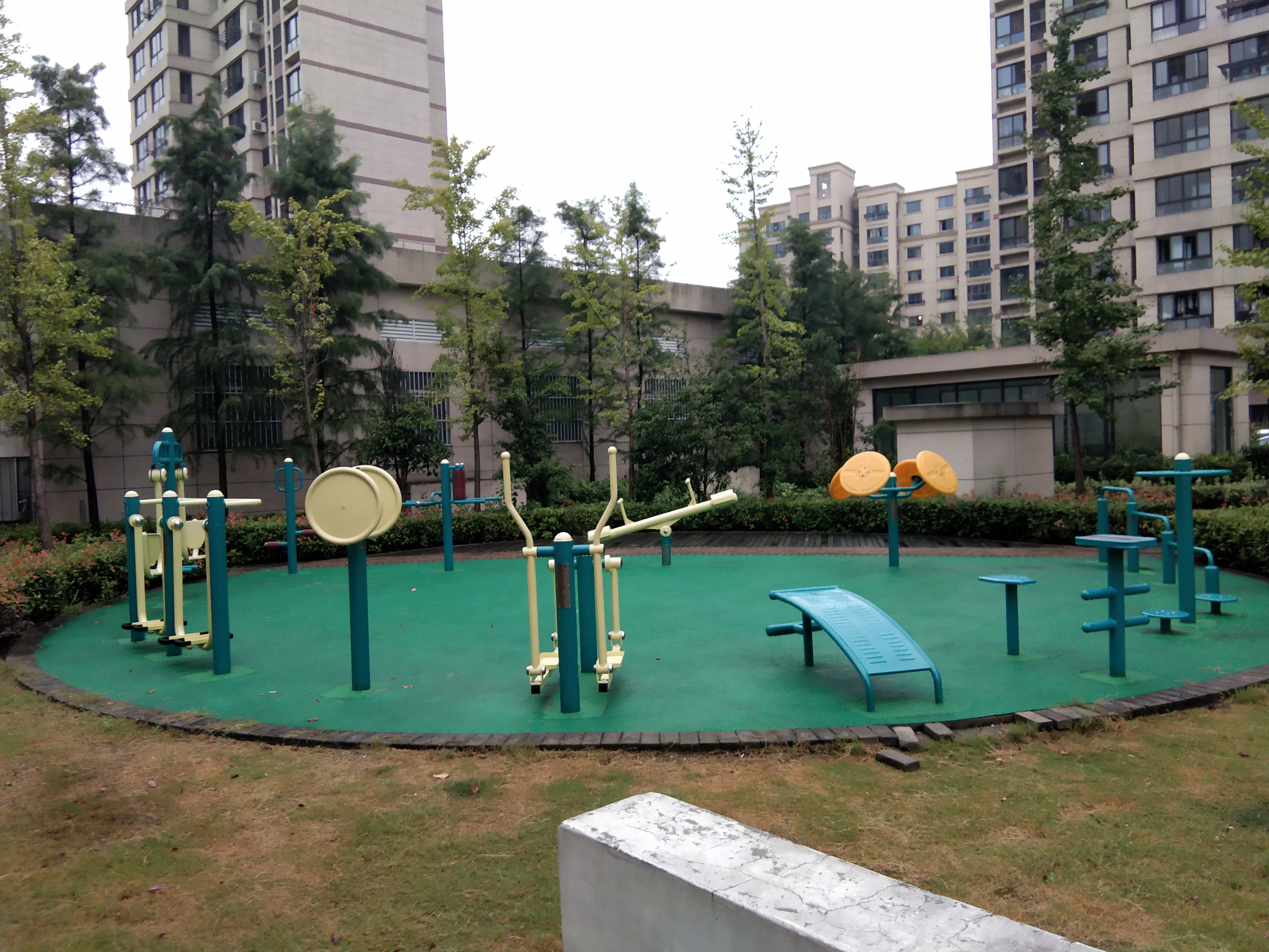 雙橋社區(qū)雙橋公寓四區(qū)區(qū)健身點(diǎn)