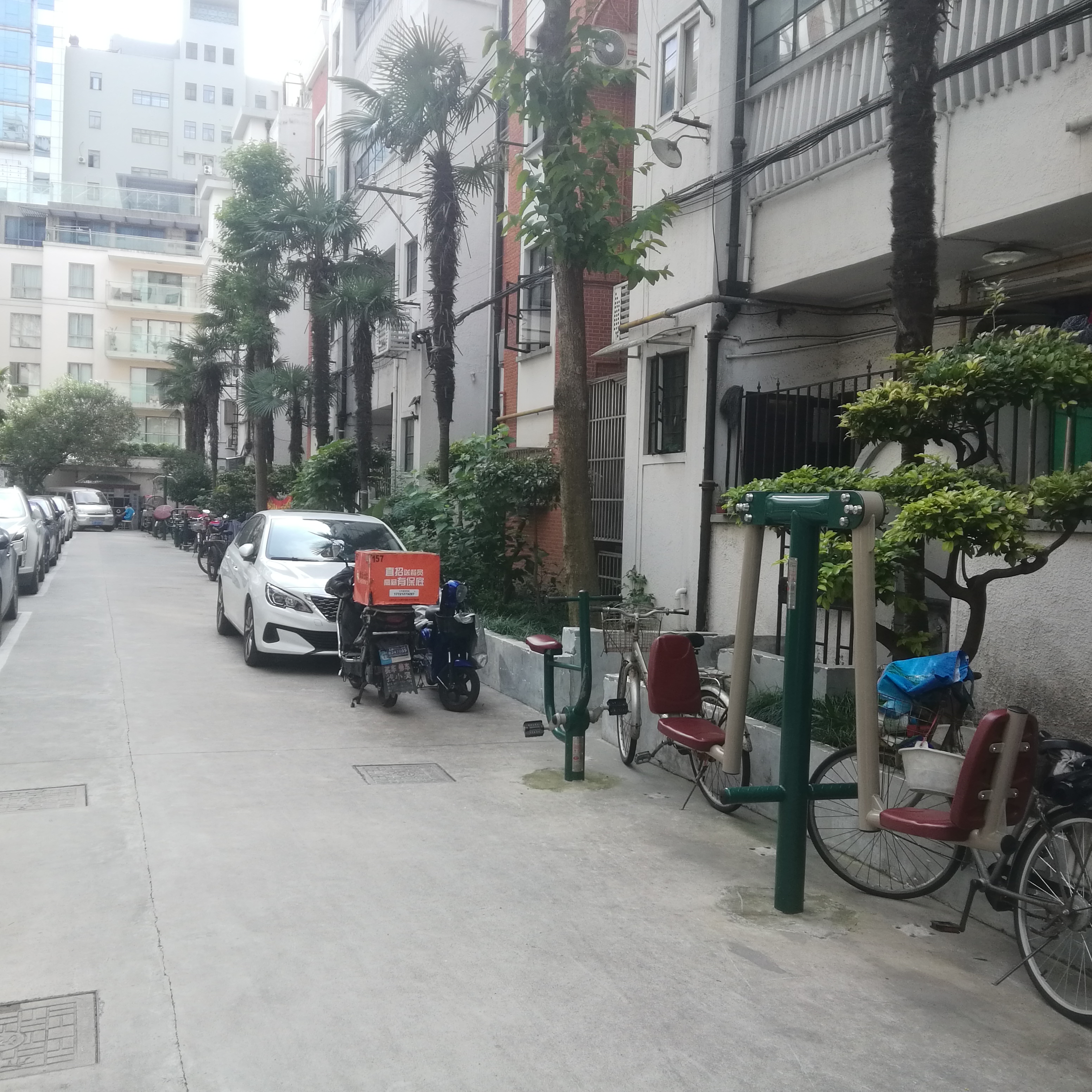 靜安區(qū)南京西路街道聯(lián)華居委健身點（銅仁路314弄）