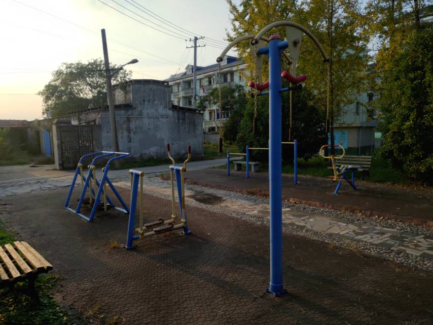 新海鎮(zhèn)長征南壩健身點