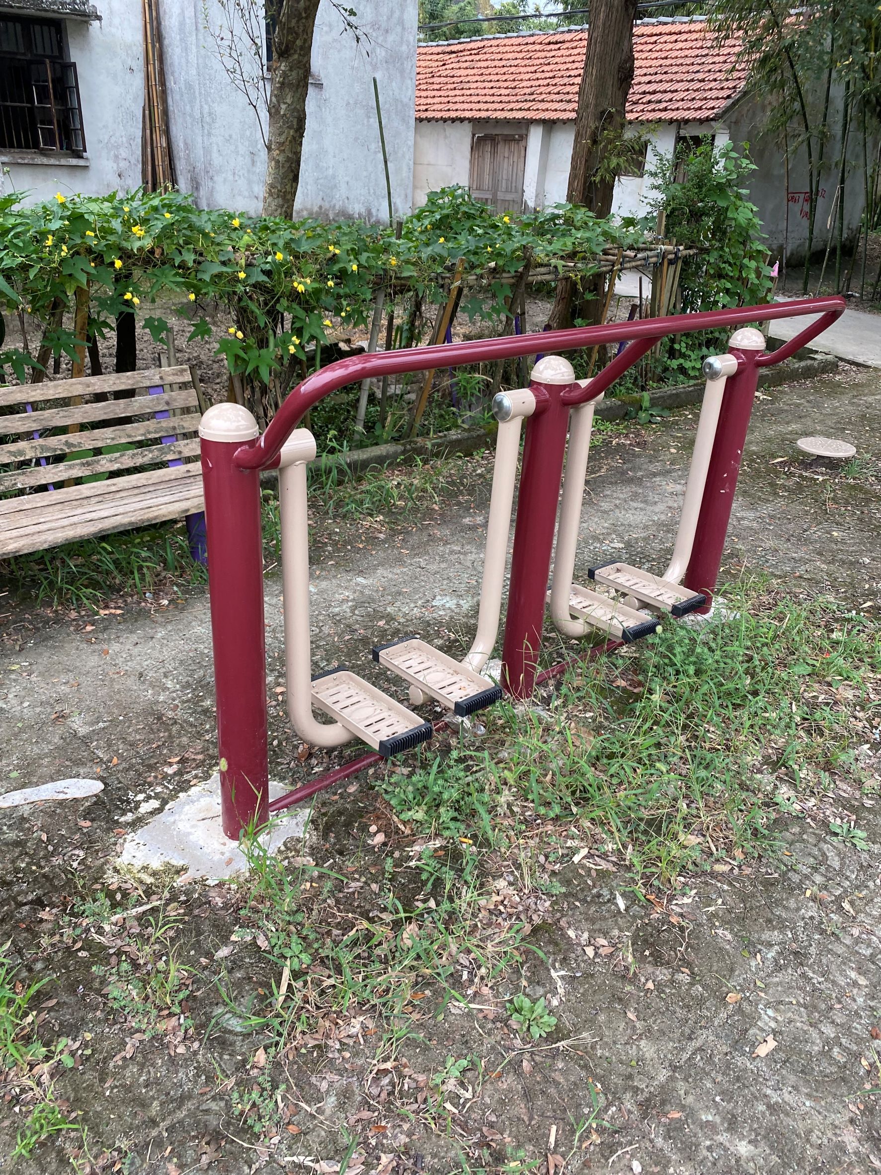 二位太空漫步機(jī)