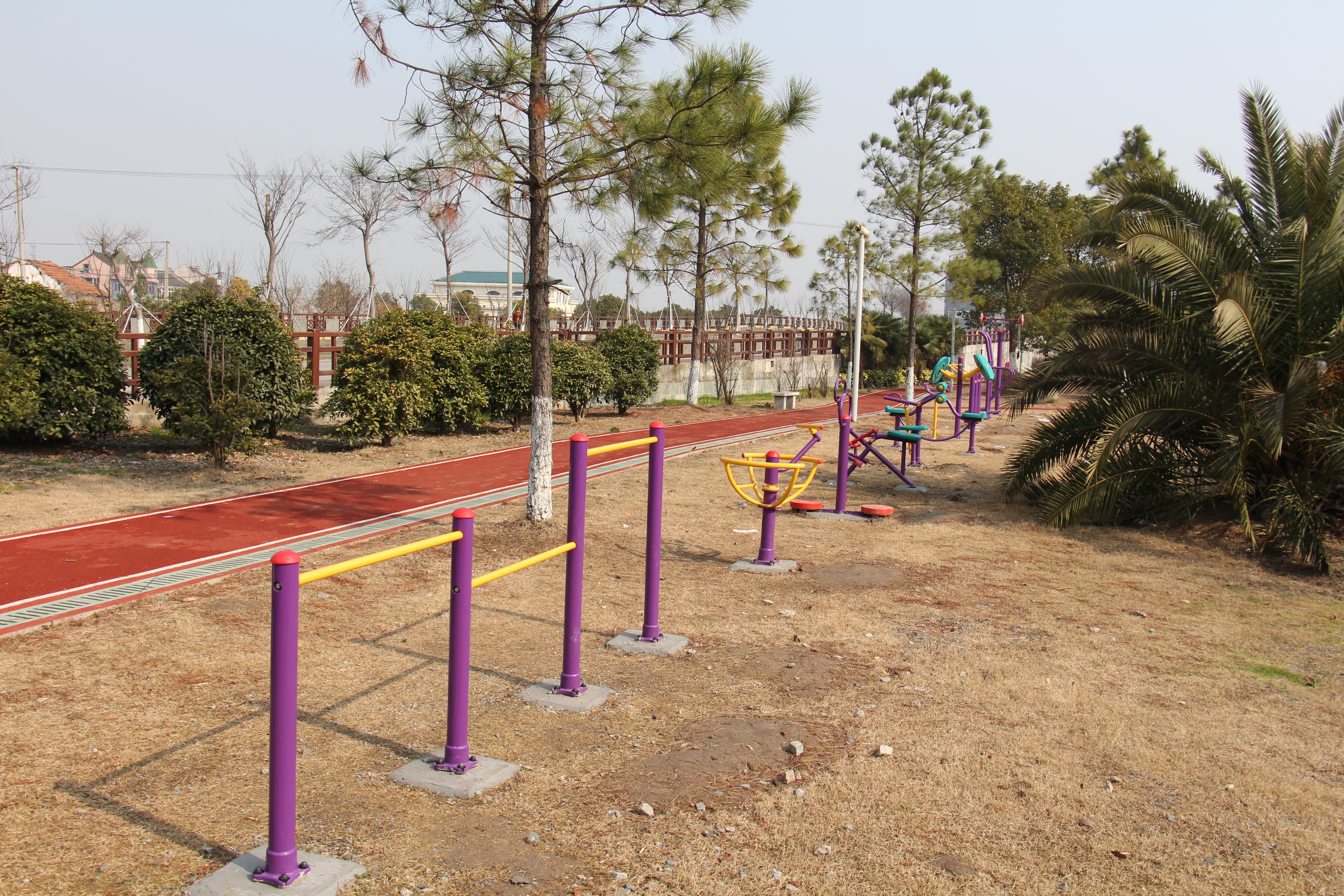 奉城鎮(zhèn)蘭博路健身步道市民益智健身苑點(diǎn)