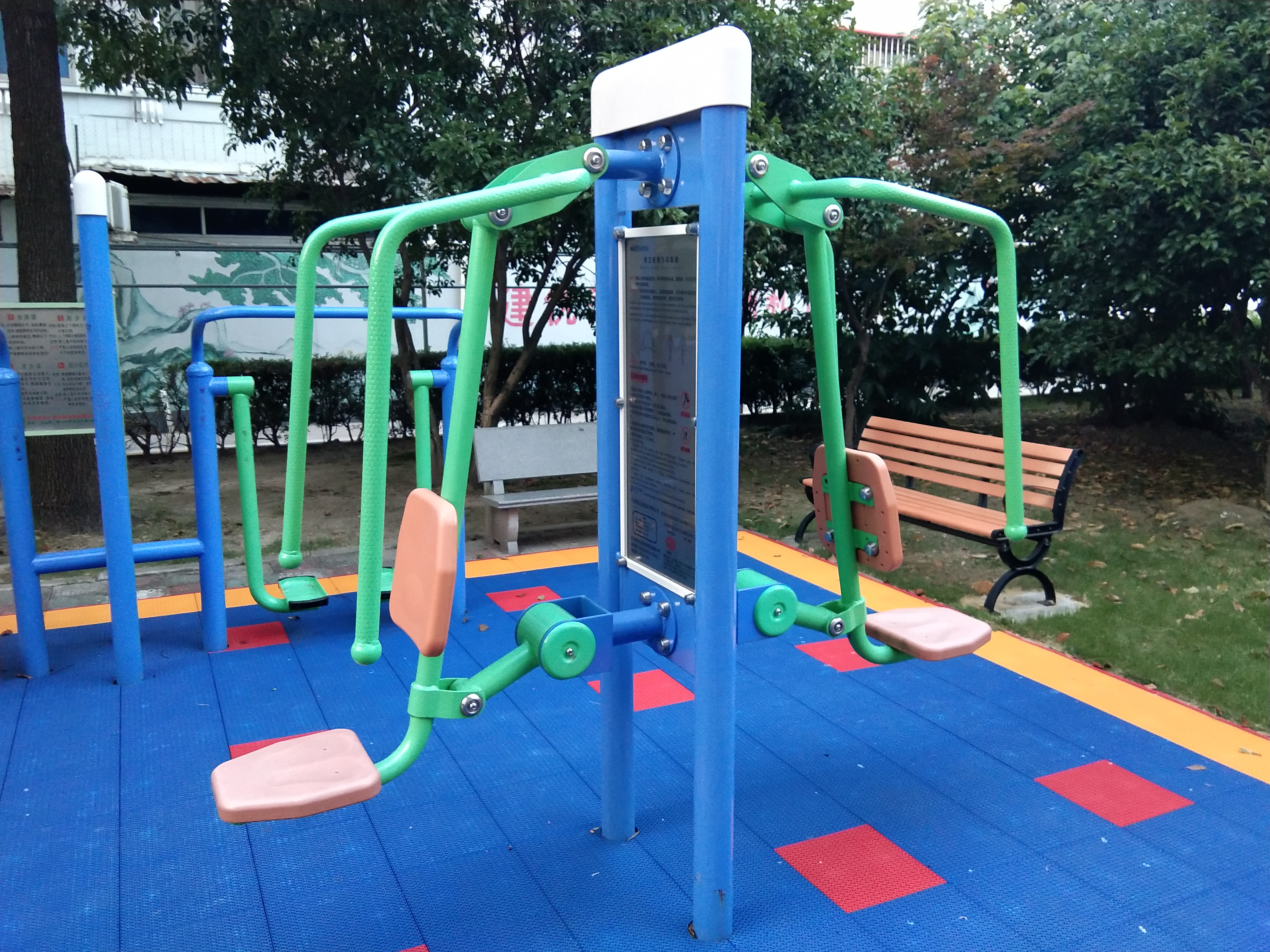 雙立柱前推訓(xùn)練器