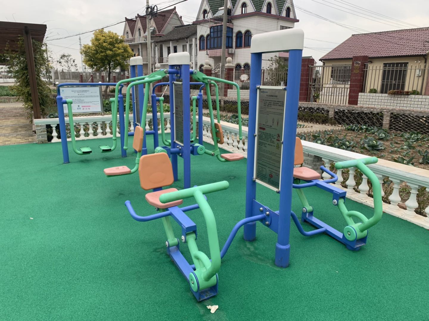 雙立柱蹬腿訓(xùn)練器