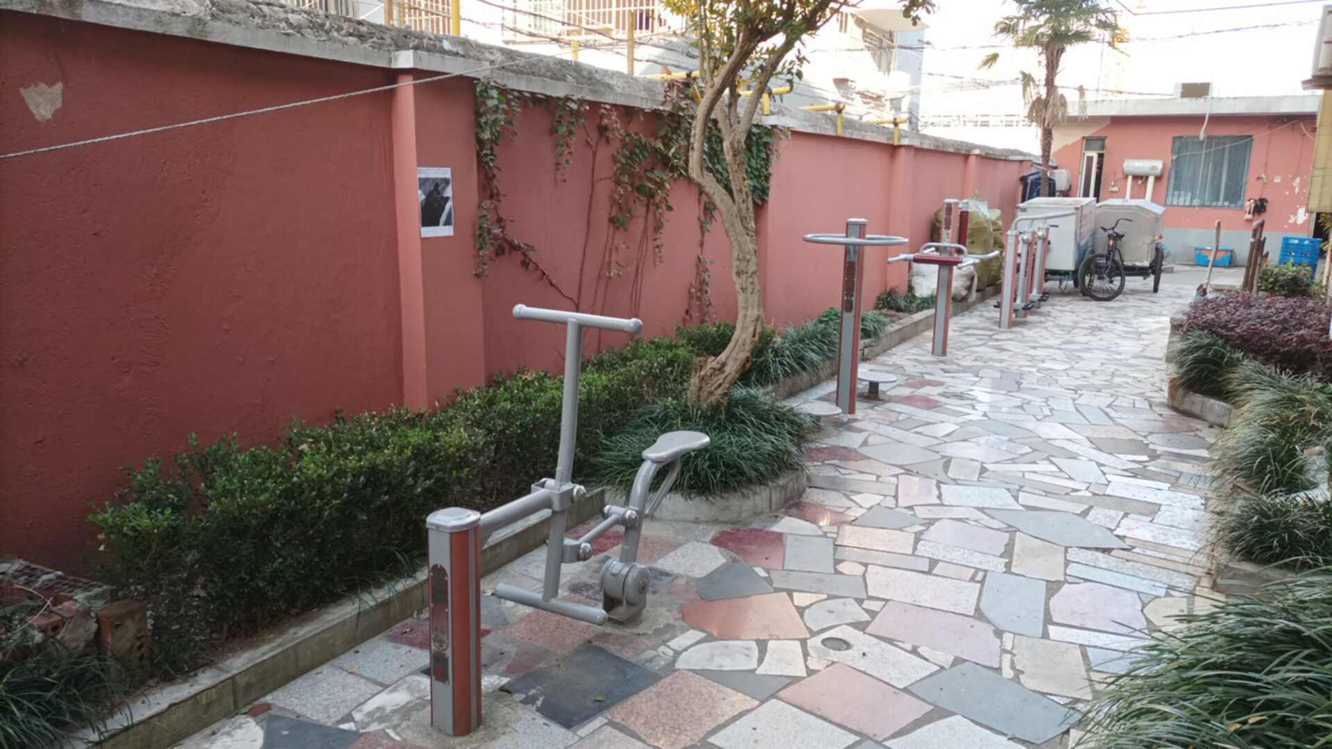 石泉街道洵一居委洵益小區(qū)健身苑點(diǎn)