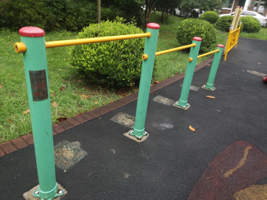 多聯(lián)壓腿架