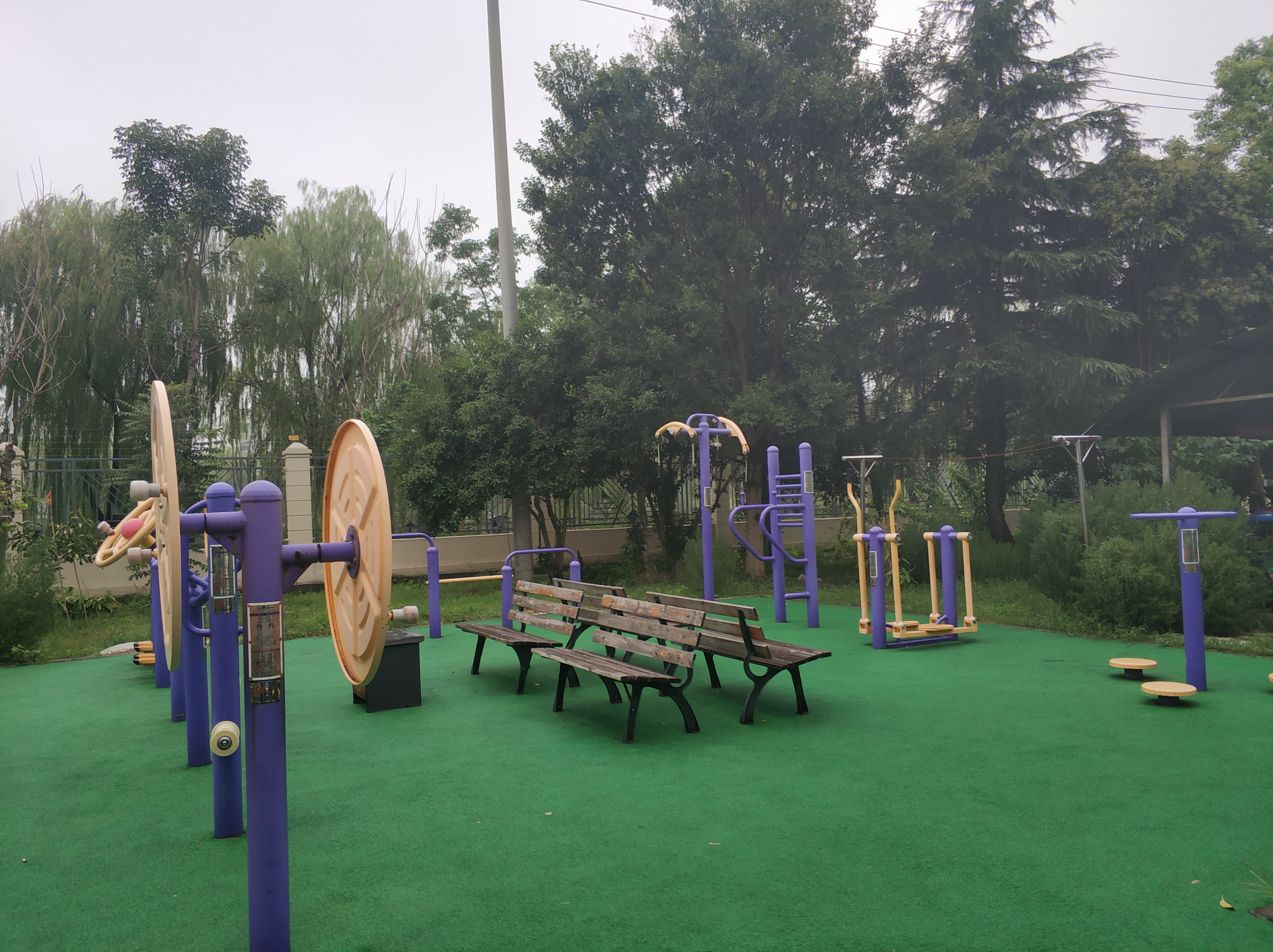 民樂(lè)社區(qū)西側(cè)健身點(diǎn)