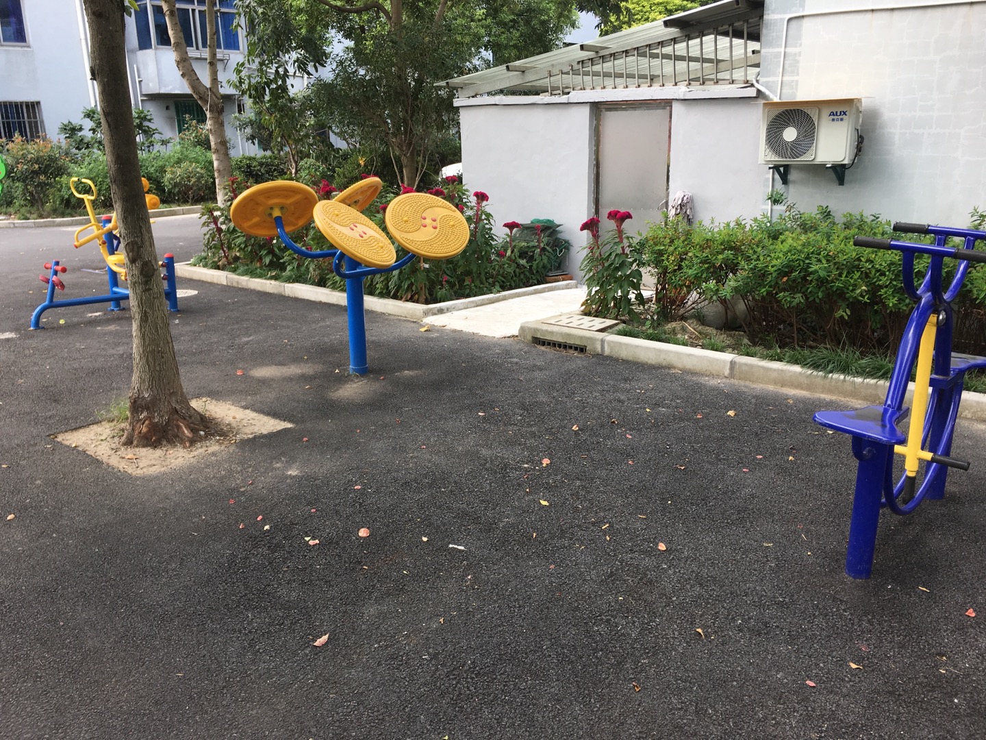 五厙格林小區(qū)健身點(diǎn)