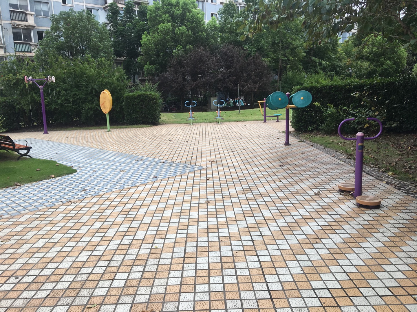 新月明星園健身點(diǎn)