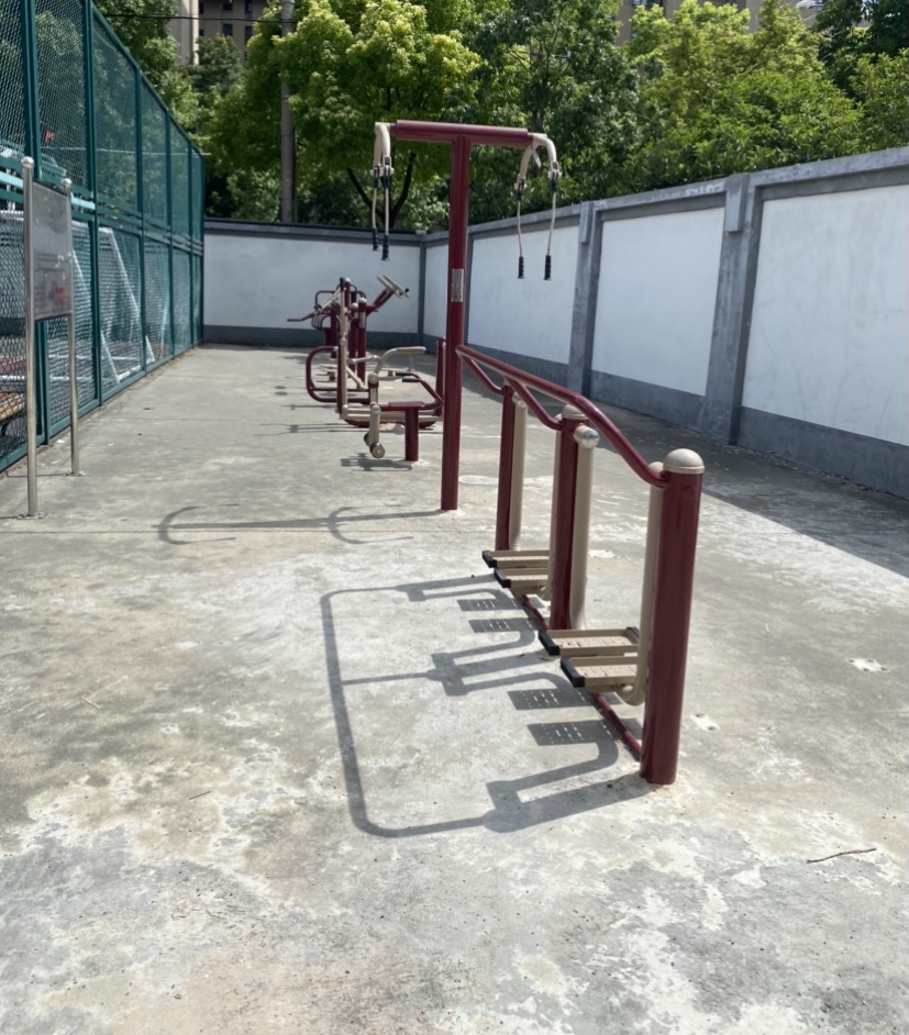潤(rùn)江花苑綜合樓健身點(diǎn)