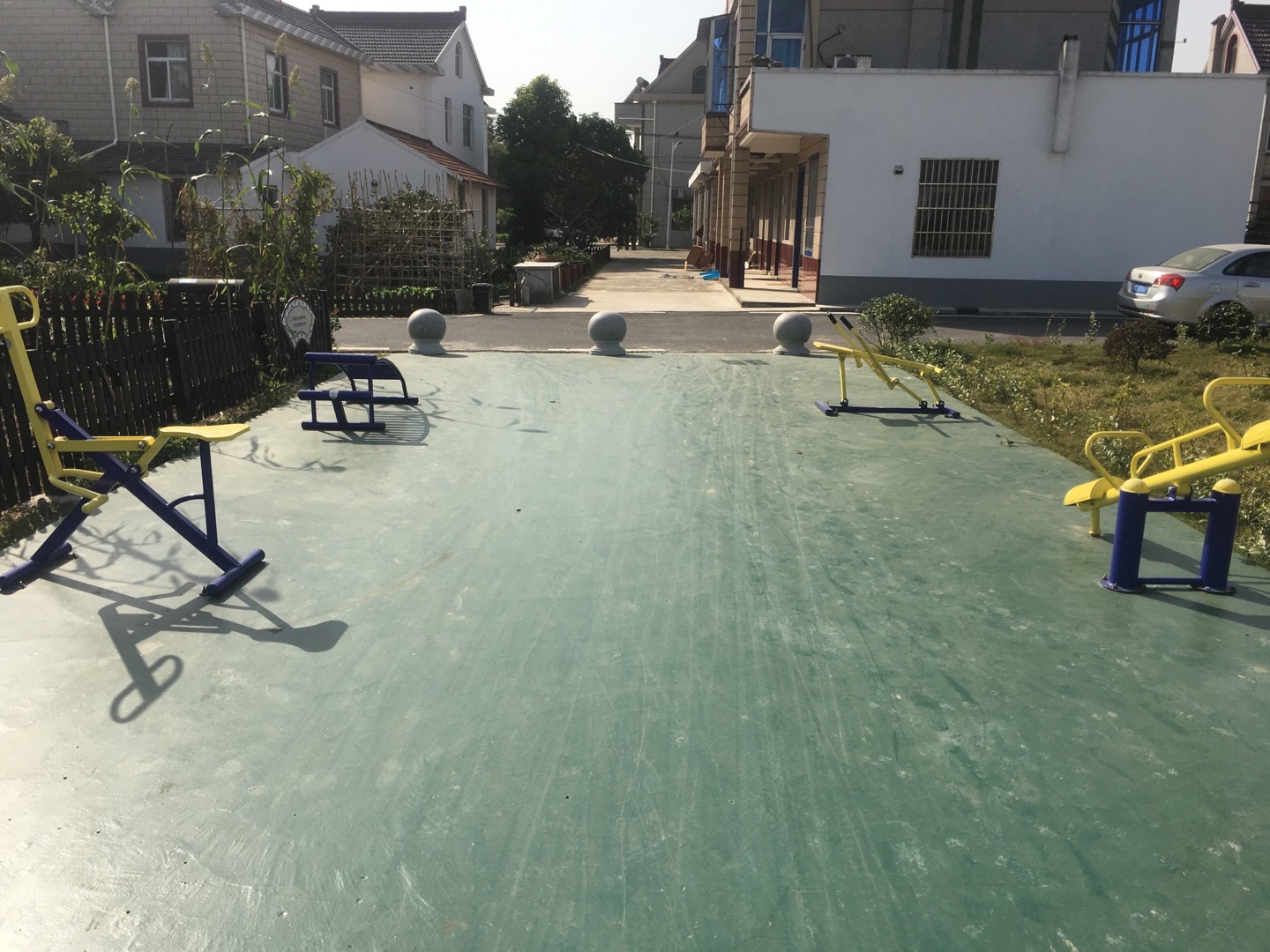 老港鎮(zhèn)成日村民委員會(huì)成日6組健身苑點(diǎn)