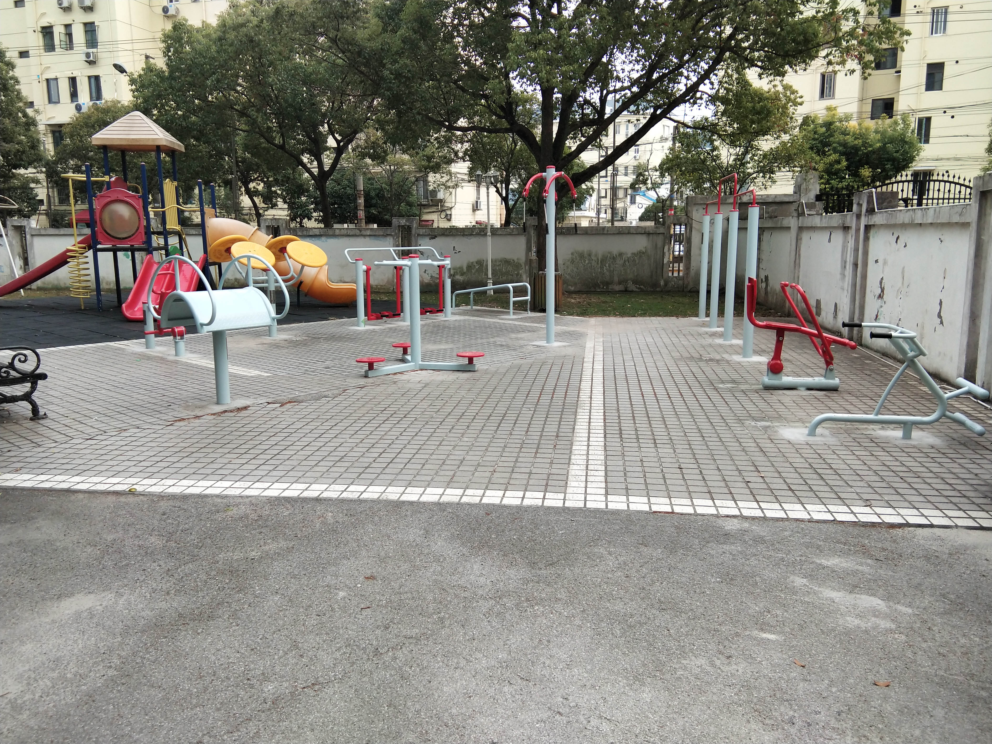 天池居委健身點(diǎn)