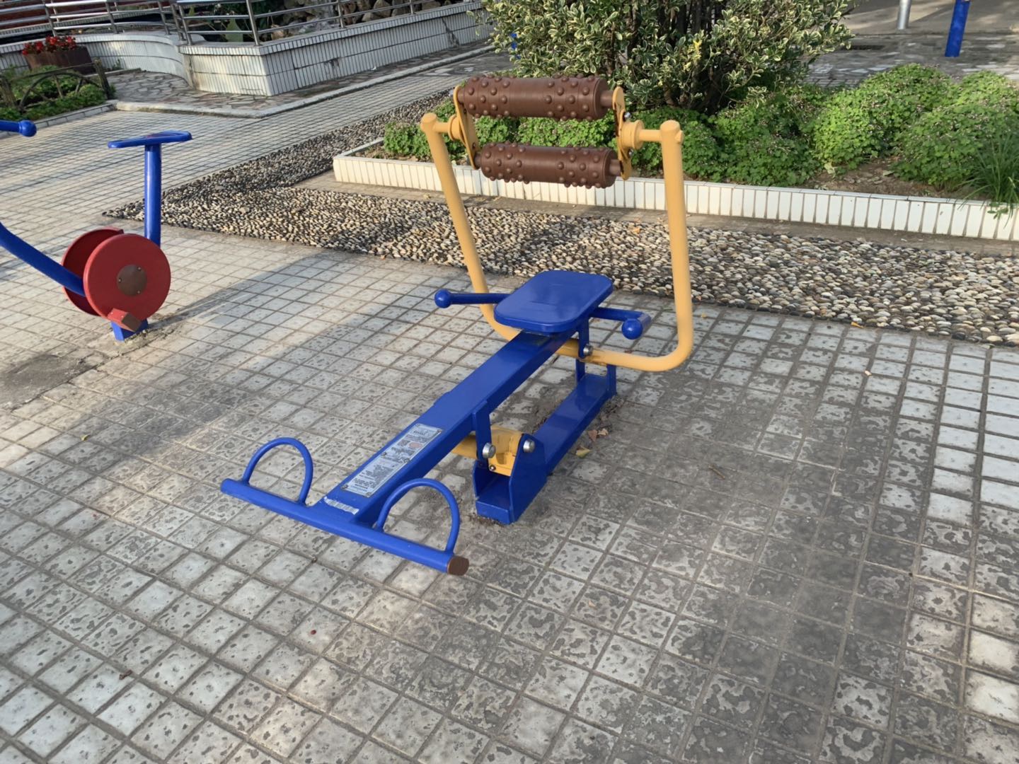 腹背屈伸訓練器