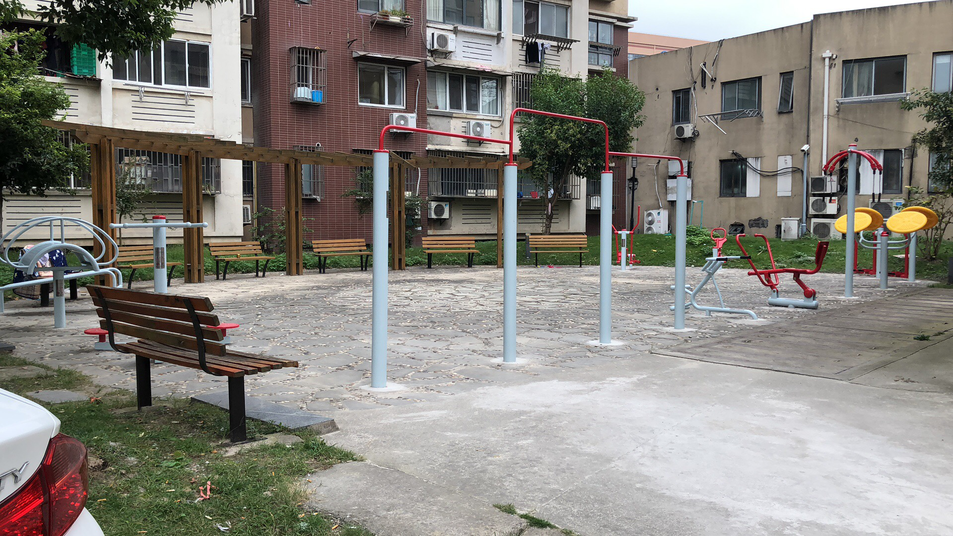 艾南花苑居委健身點