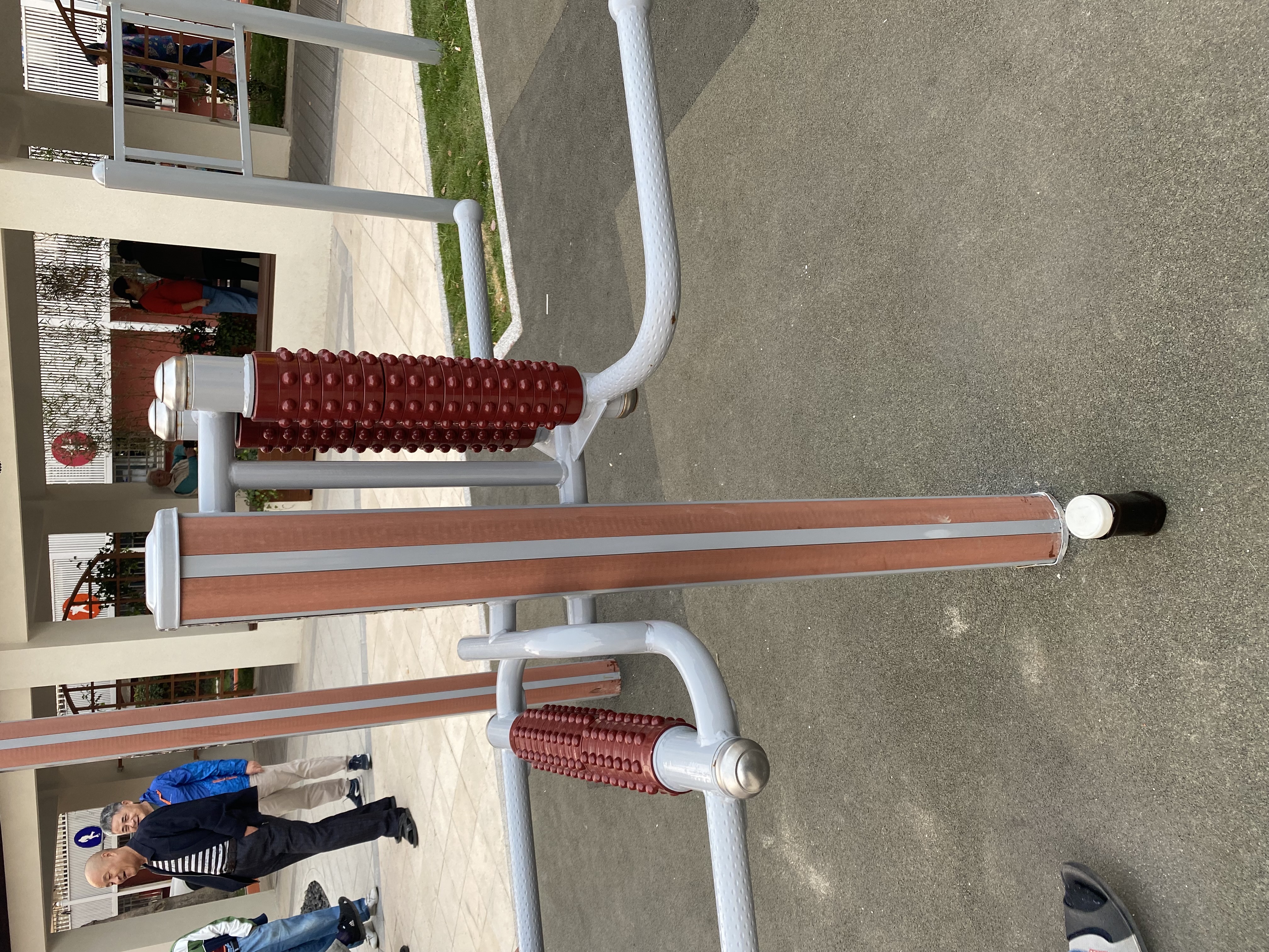 互動式腰背按摩器