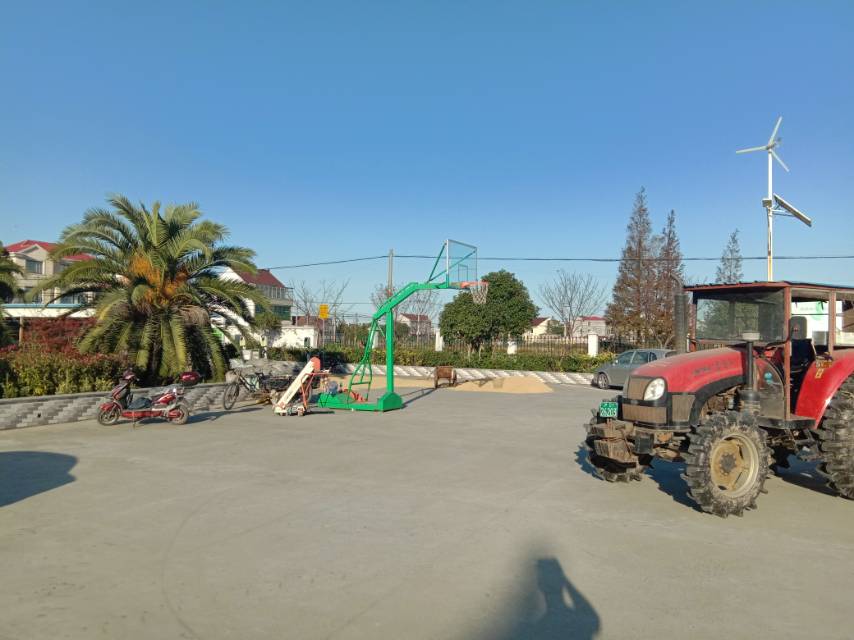 衛(wèi)民村委會籃球場