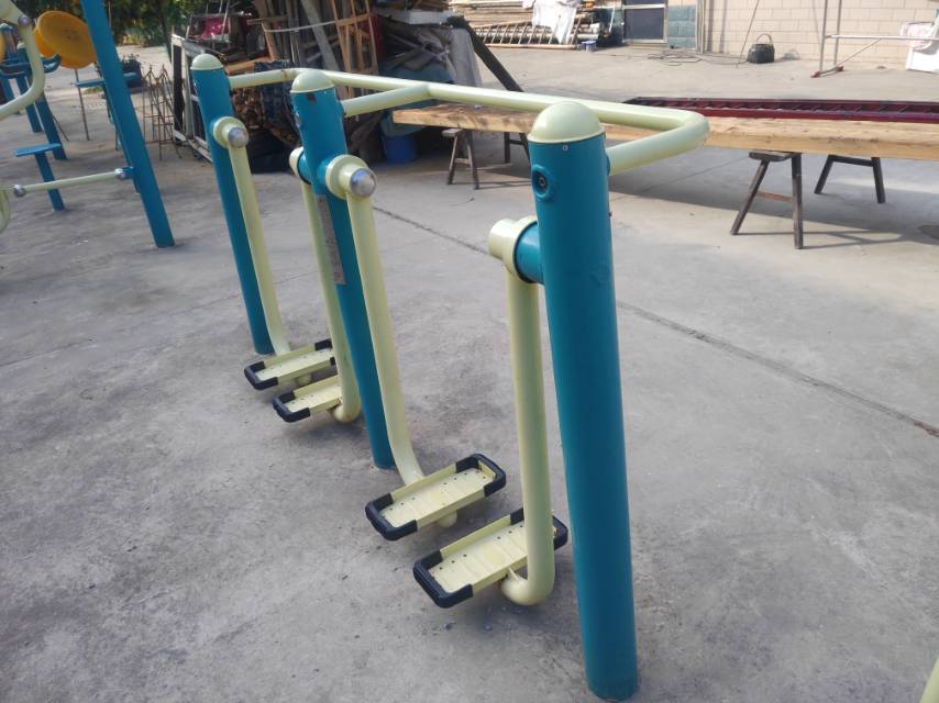 雙位太空漫步機