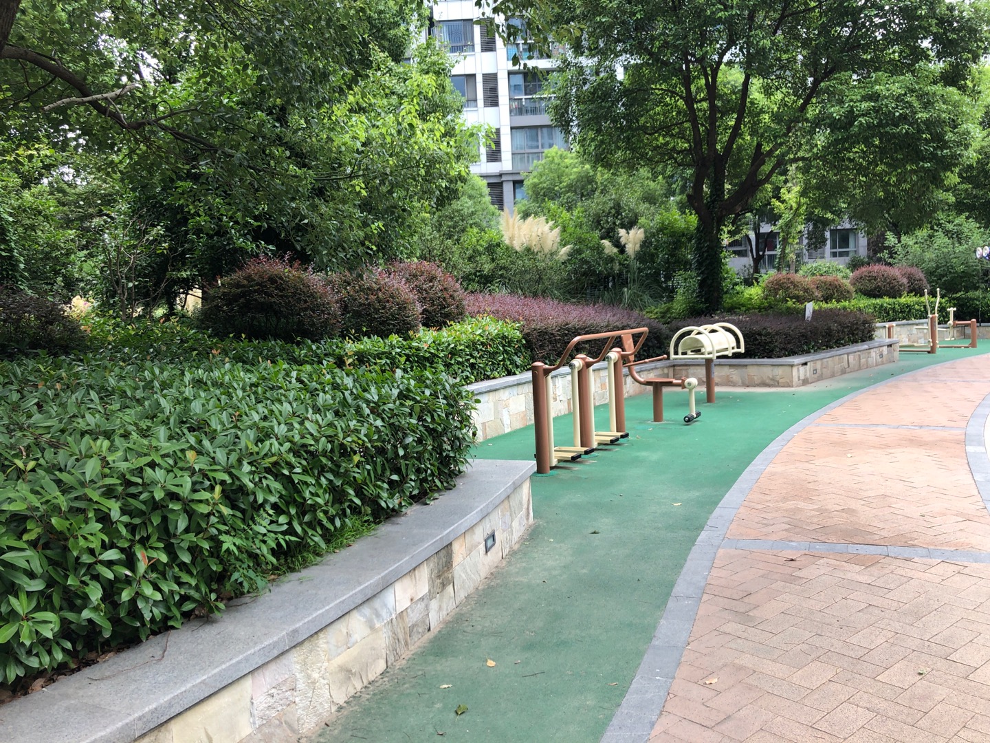 萬(wàn)源四居居委B健身苑點(diǎn)