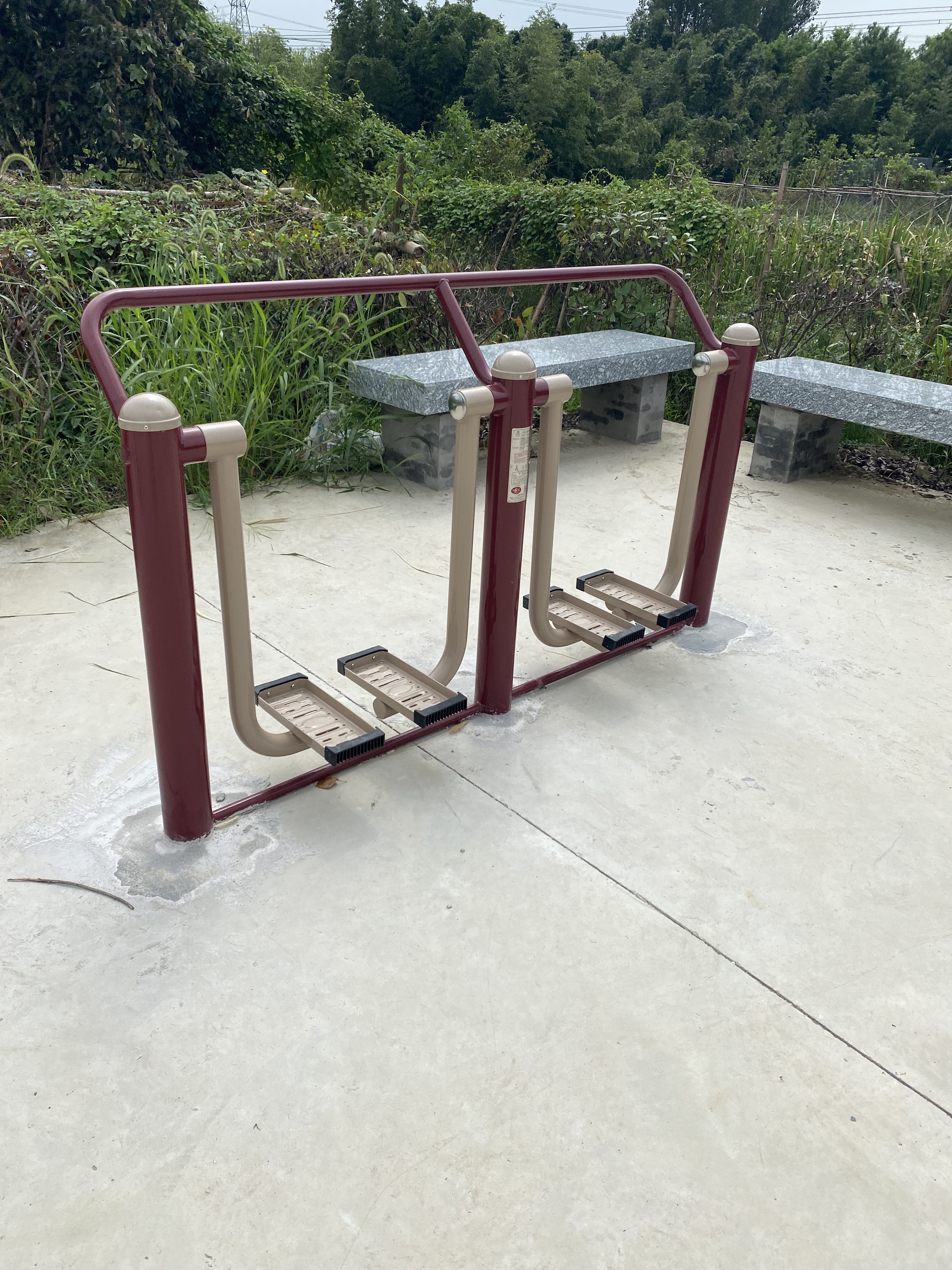 二位太空漫步機(jī)