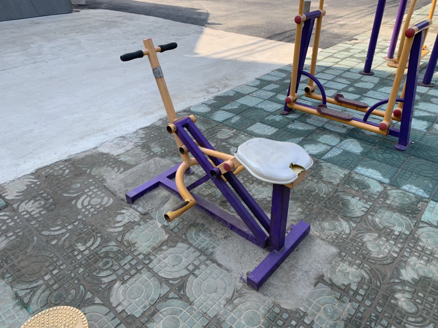 單人健騎機(jī)