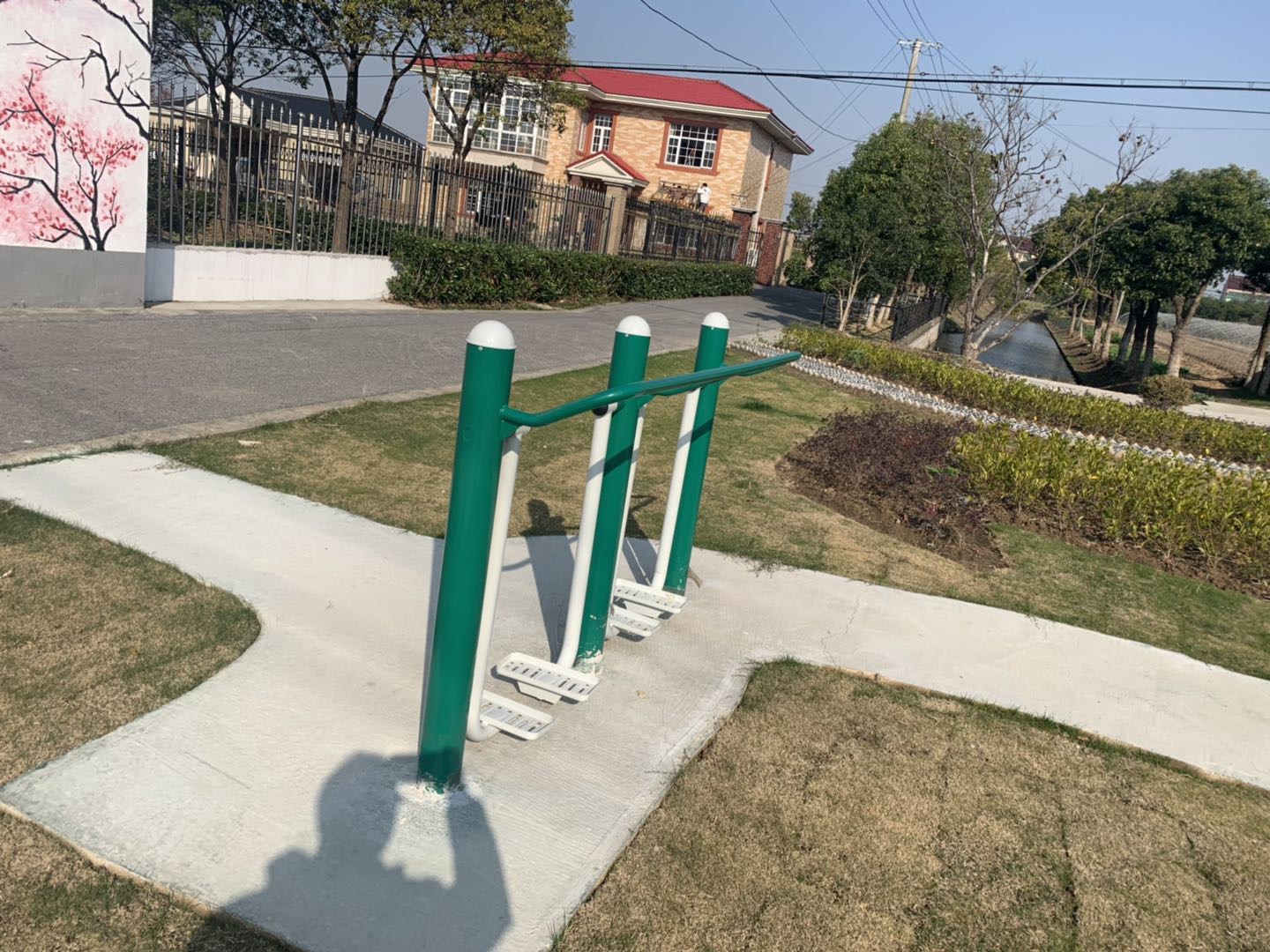 二位地埋漫步機(jī)