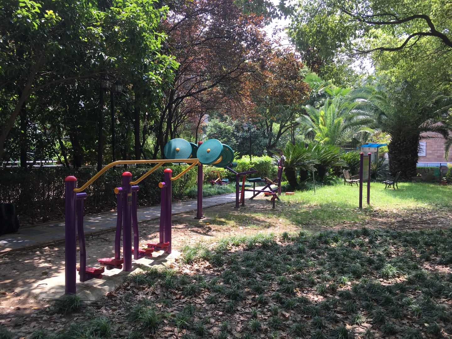 龍柏一村一匯金公寓點(diǎn)