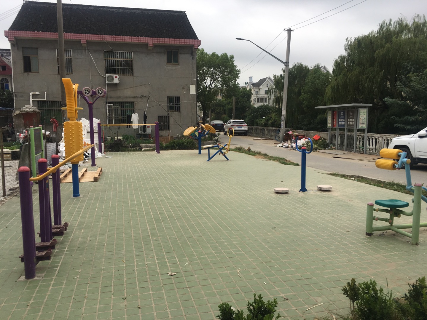 南場(chǎng)健身點(diǎn)