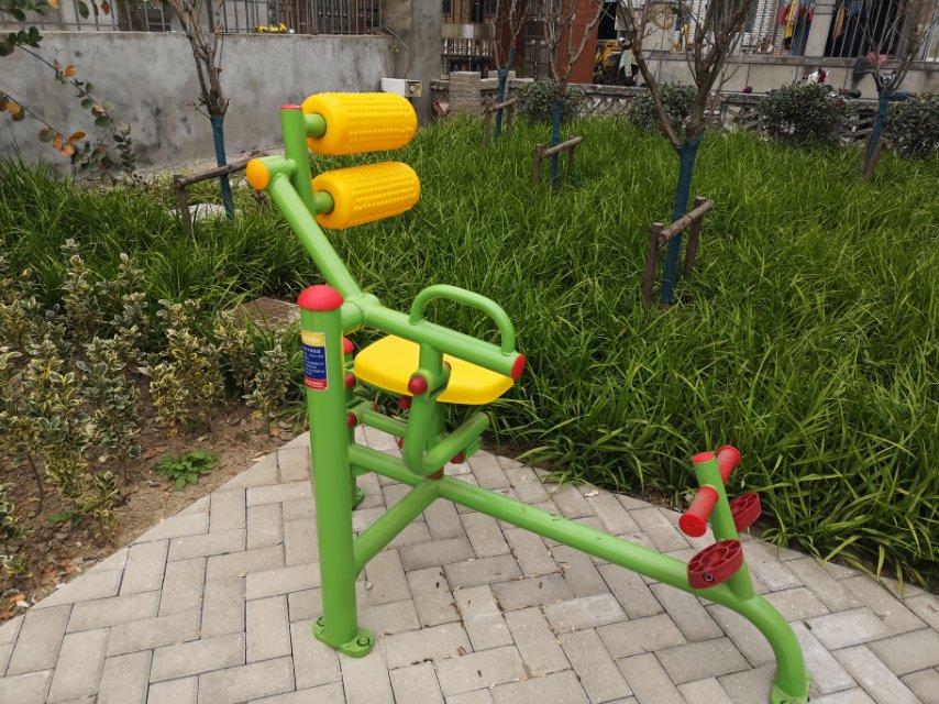 自重腹背鍛煉器