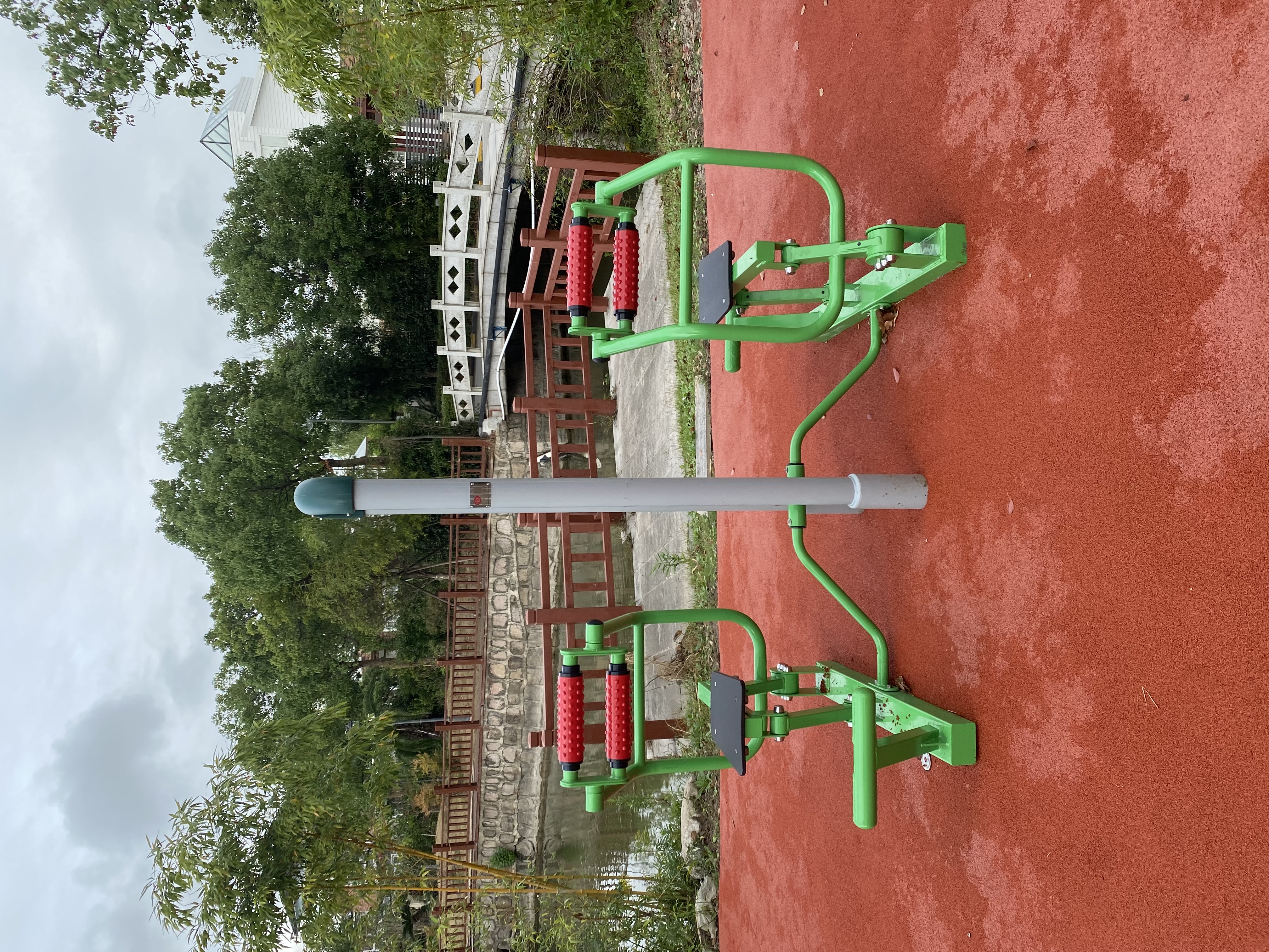 雙位背部訓練器