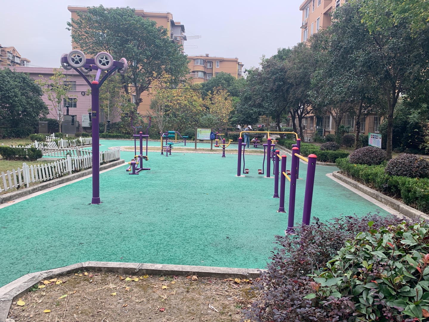 崮二小區(qū)健身點1