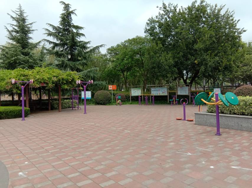 外岡鎮(zhèn)休閑廣場(chǎng)益智類健身點(diǎn)（二）
