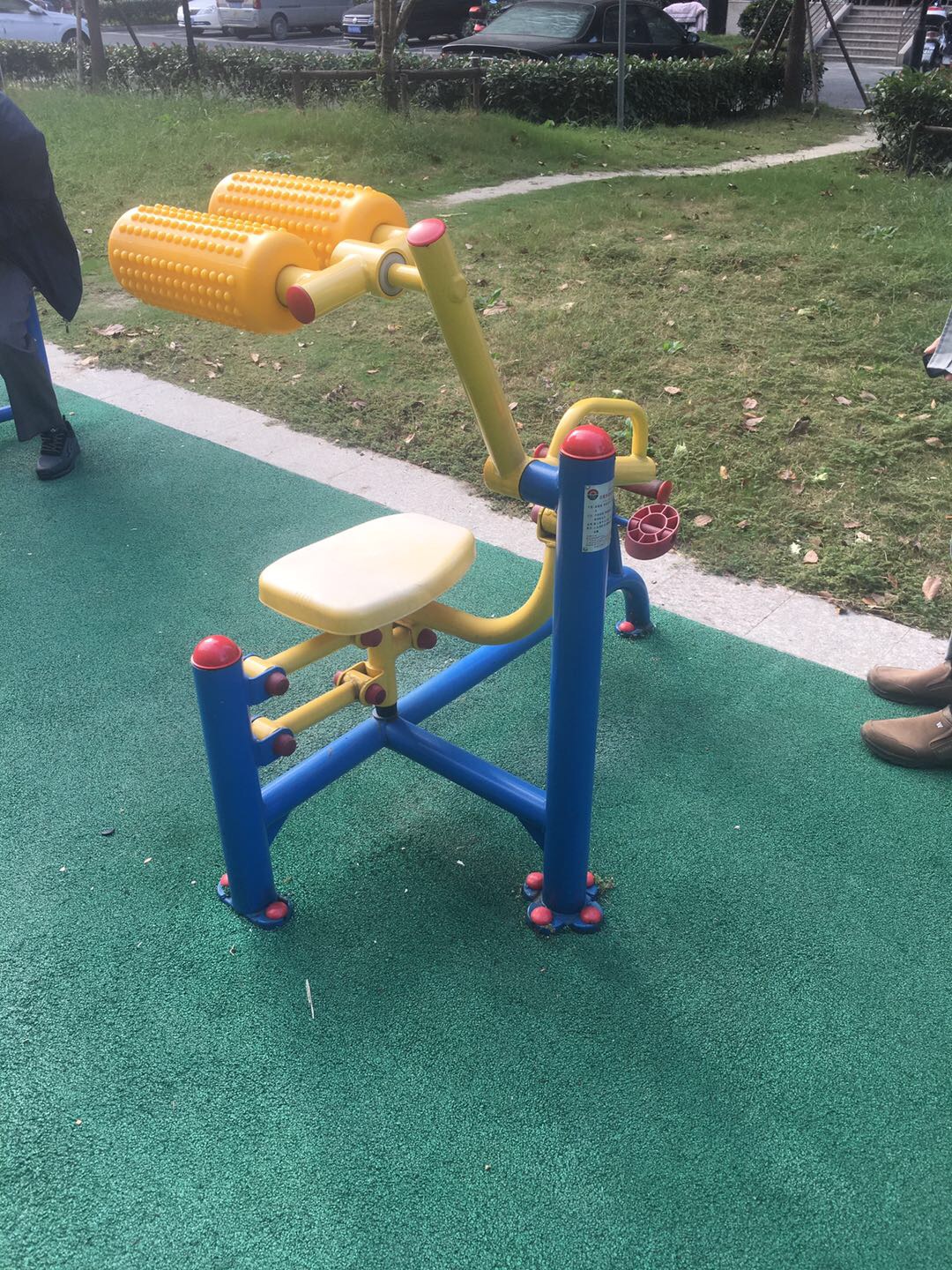 自重腹背鍛煉器