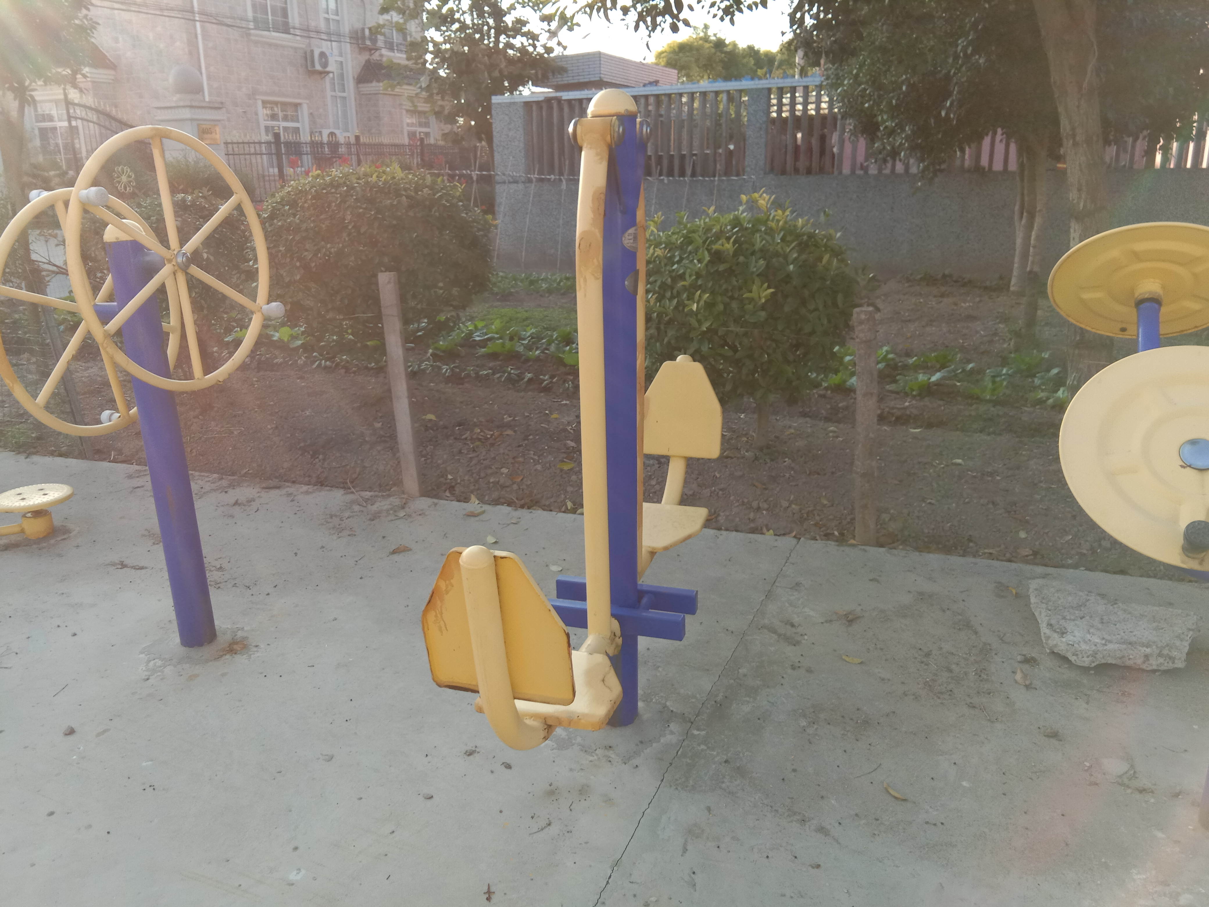 坐蹬訓(xùn)練器