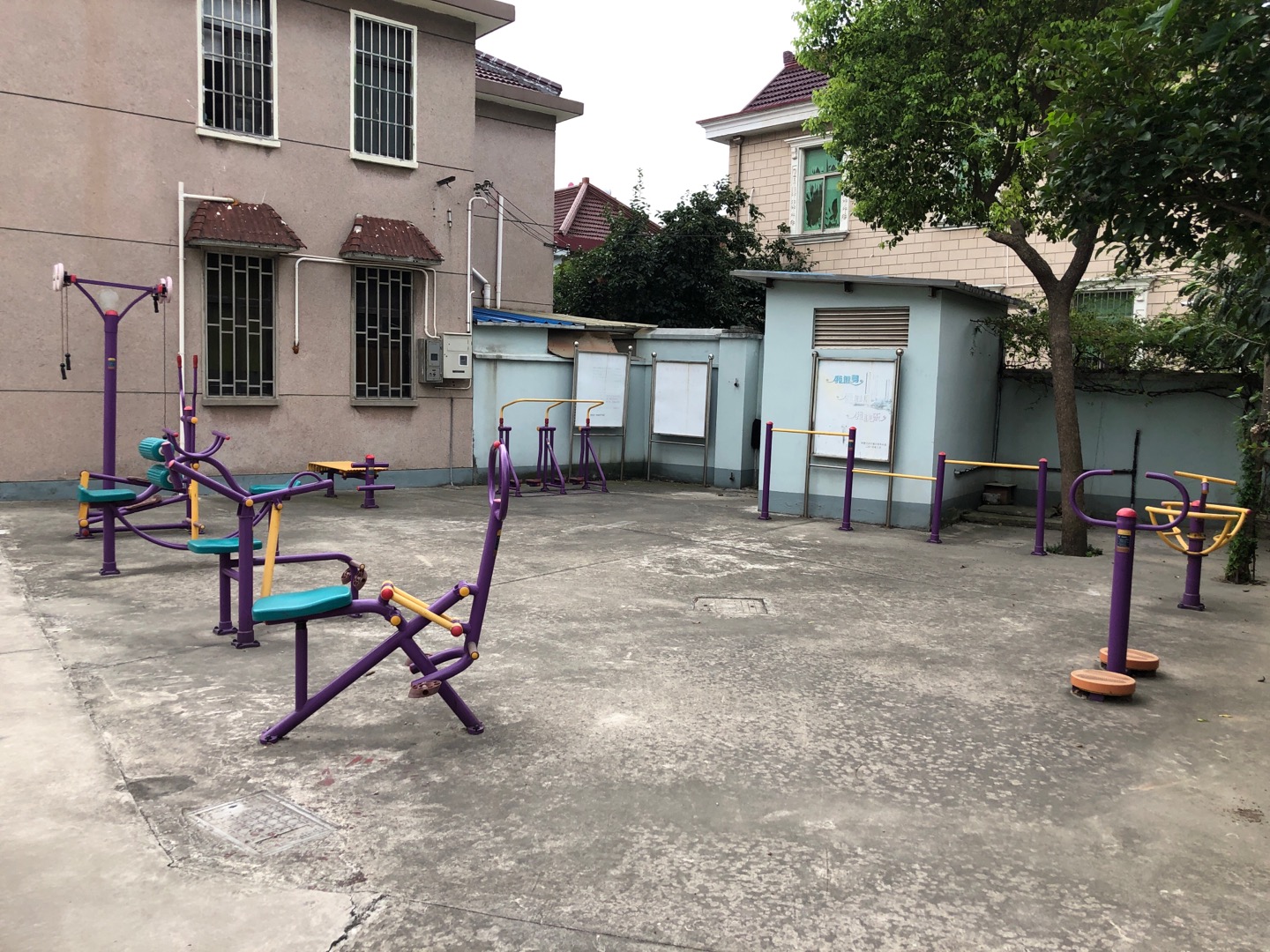 紀(jì)王村南二健身點(diǎn)