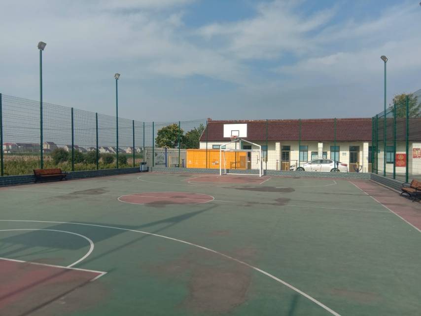 崇明區(qū)中興鎮(zhèn)富圩村村委會(huì)籃球場