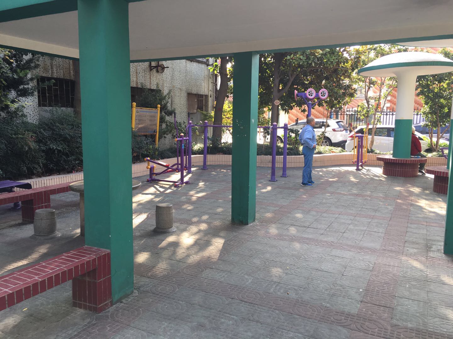 膠南居民區(qū)健身點(diǎn)